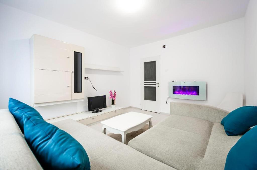 Nice Apartament Arad Exterior photo