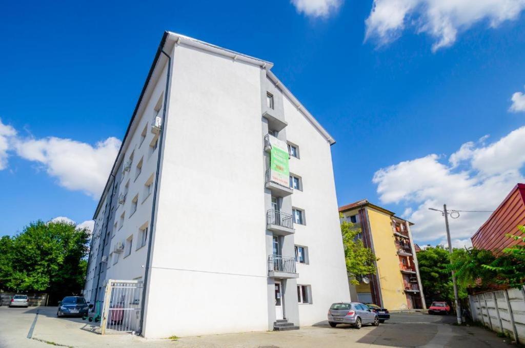 Nice Apartament Arad Exterior photo